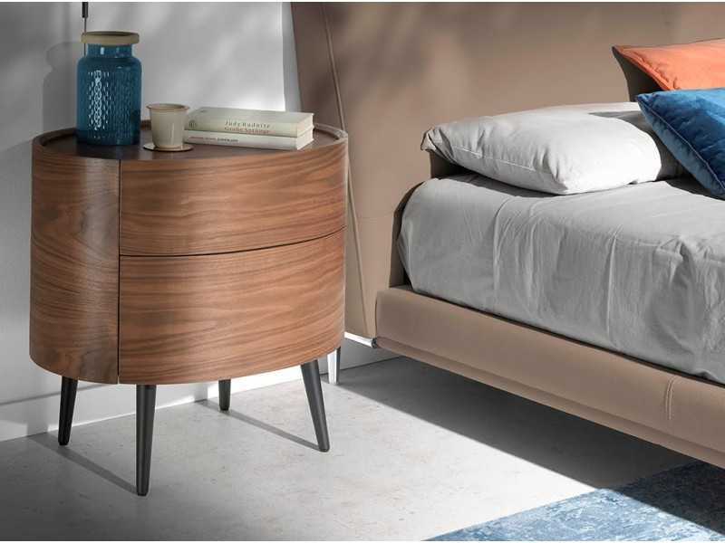 Oval bedside table in walnut - OVALE