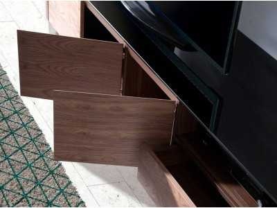 Meuble TV design en noyer, plateau en verre et pieds en acier inoxydable - SEVILLA