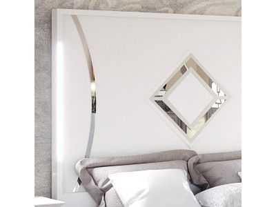 Cabecero lacado con originales detalles y luz led - ROMBO Cabecero lacado con originales detalles y luz led - ROMBO