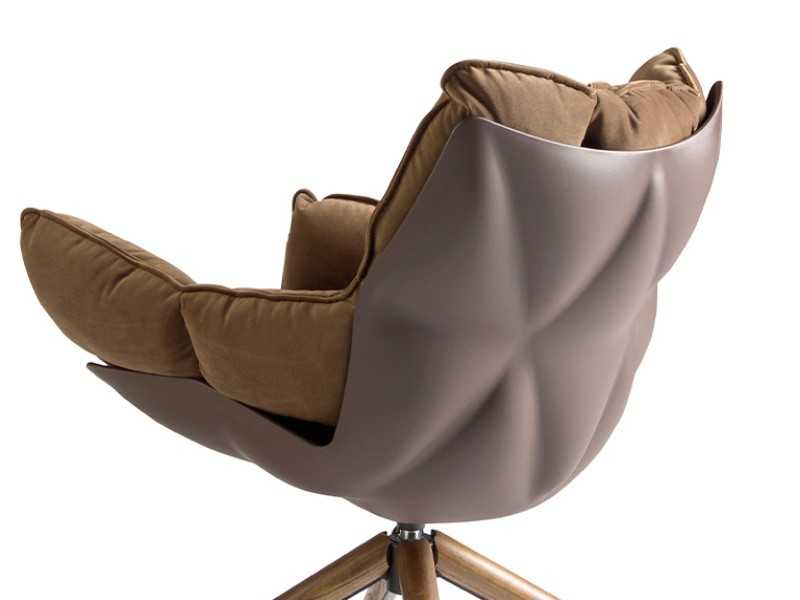 Fauteuil design tapissé et pivotant avec piètement en noyer - PATMOS