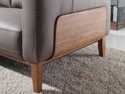 Canapé design tapissé de cuir avec piètement en noyer - VERDI