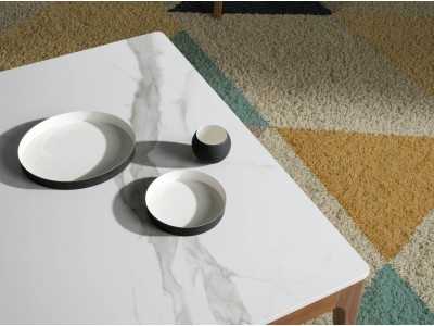 Mesa de centro cuadrada de nogal con tapa de mármol porcelánico - LÉA