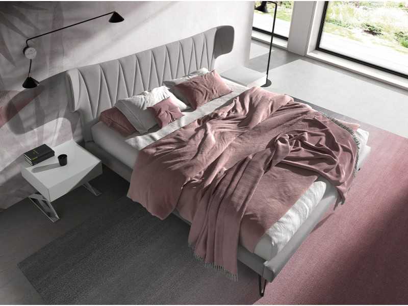 Cama completa de diseño tapizada en tela con patas en acero - UCCLE