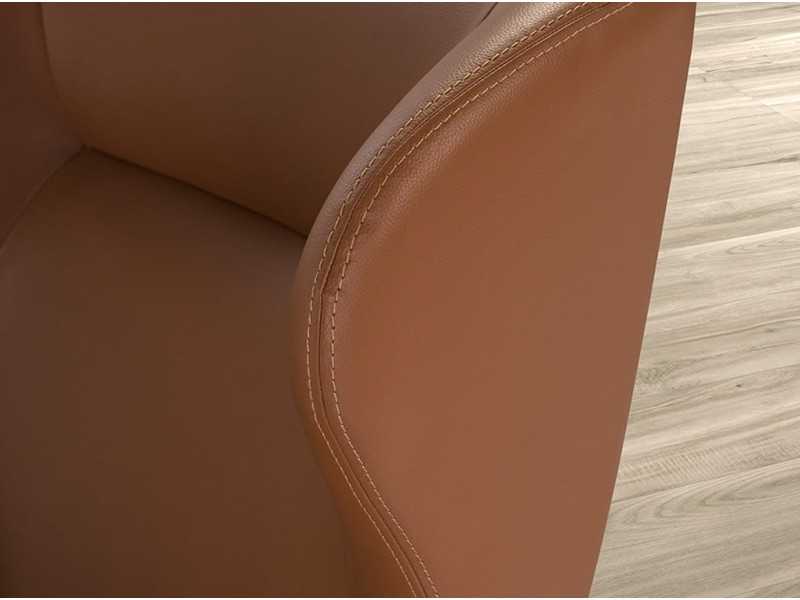 Fauteuil pivotant tapissé de cuir synthétique et base en bois massif - OSCAR