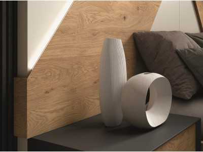 Cama completa lacada con detalles en roble nudos,mesitas 1 cajón ,base de cama volada y luz led - AMELIE.R