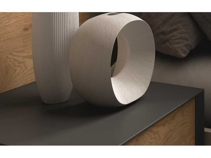 Cama completa lacada con detalles en roble nudos,mesitas 1 cajón ,base de cama volada y luz led - AMELIE.R