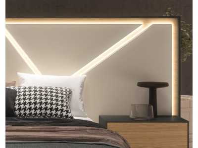 Cabecero en roble y plafones lacados con luz led y mesitas de 1 cajón - LOM