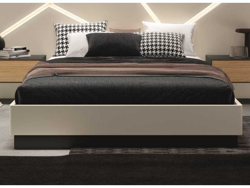 Lit complet de design moderne en chêne et laqué avec éclairage LED, tables de chevet et coffre de lit - LOM