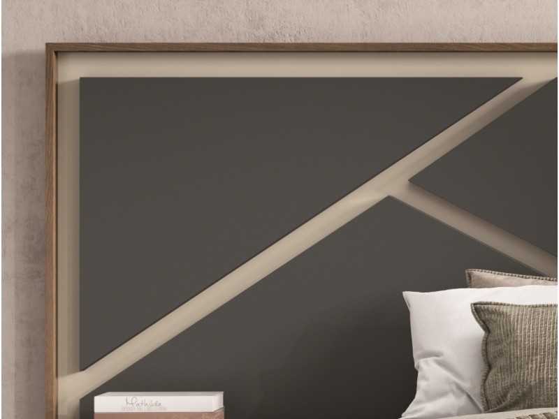 Lit complet de design moderne en noyer et laque avec lumière LED, tables de chevet et coffre de lit - FINN