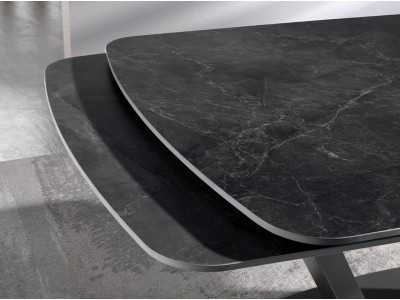 Mesa de comedor extensible con tapa porcelánico y base en acero inoxidable - EIRA