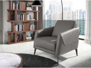Sillón tapizado en piel con patas en acero inoxidable negro epoxi - PADUA