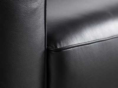 Sillón vintage tapizado en piel genuina color negro - DERBY