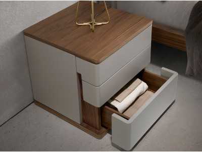 Table de chevet laquée avec plateau et piètement en noyer - DRUSILLA