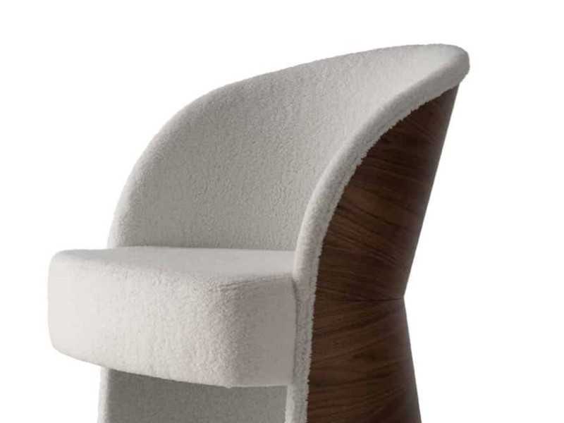 Chaise design tapissé avec structure en bois - ADELAIDE