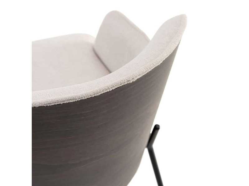 Silla de diseño con respaldo en madera y base en acero - ADRIANA ACIER