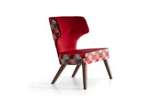 Fauteuil à oreilles design avec pieds en bois - APRA 2