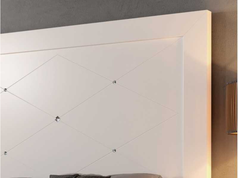 Cama lacada con bancada y cabecero con detalles de cristales de Swarovski - AMANI