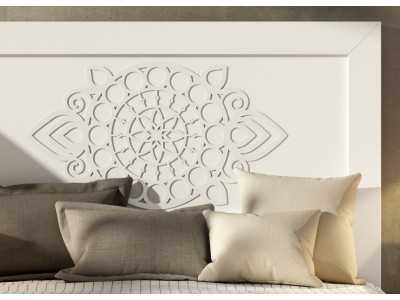 Cabecero lacado con detalle rosetón en relieve - ADHILA