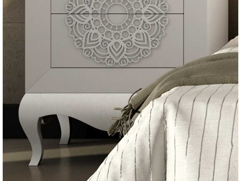 Lacquered bedside table with bench and chippendale legs - ADHILA