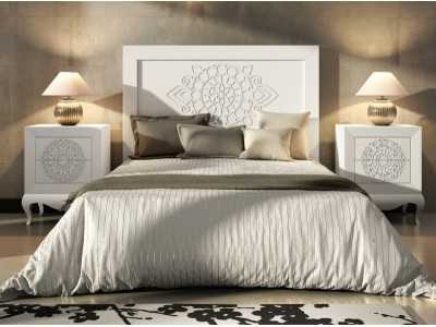 Lacquered chest of drawers with bench and Chippendale legs - ADHILA