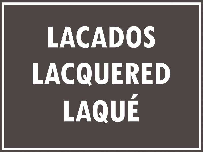 Consola de diseño con estructura en acero inoxidable lacado - LIGNES