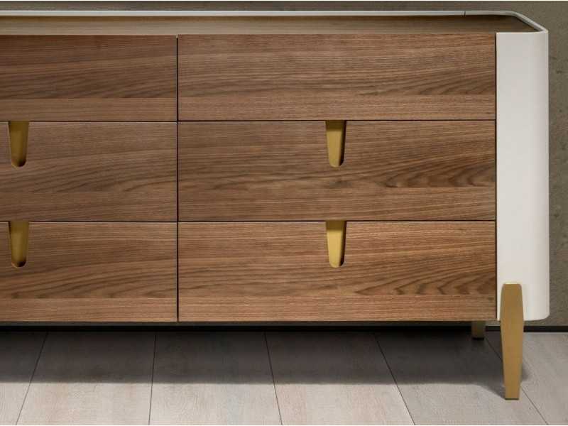 Cómoda de diseño en madera de nogal ,lacado y detalles en acero - AINI