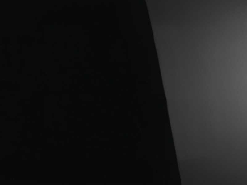 Bureau avec piètement en inox et plateau en verre et noyer - LÉA