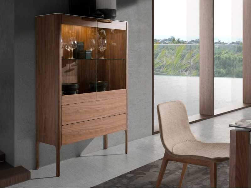 Vitrina en nogal con tapa de cristal imitación mármol porcelánico - DINA