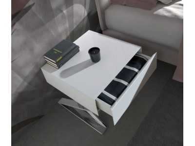 Table de chevet laquée avec pieds en acier inoxydable - NEOTTI Table de chevet laquée avec pieds en acier inoxydable - NEOTTI