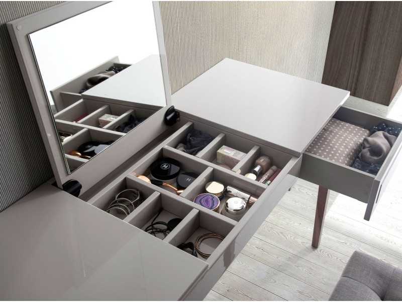 Coiffeuse laquée avec piètement en noyer - COSIMA