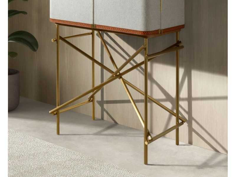 Mueble bar tapizado con base en acero inoxidable dorado - AVENTURE