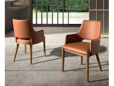 Silla de diseño tapizada en piel sintética marrón - ZARA