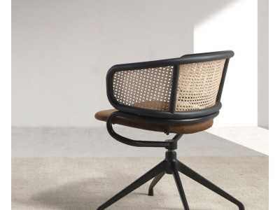 Silla giratoria en acero inoxidable negro y rattan - RODIOS
