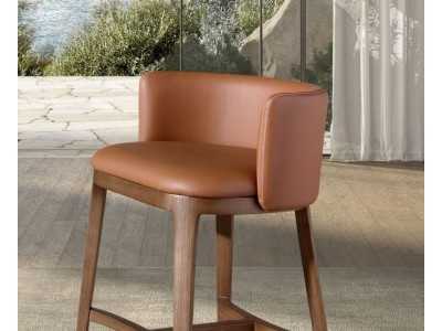 Taburete de diseño tapizado con estructura base de madera maciza - ZARA Taburete de diseño tapizado con estructura base de madera maciza - ZARA