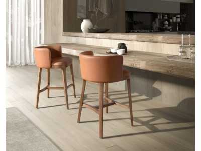 Taburete de diseño tapizado con estructura base de madera maciza - ZARA Taburete de diseño tapizado con estructura base de madera maciza - ZARA