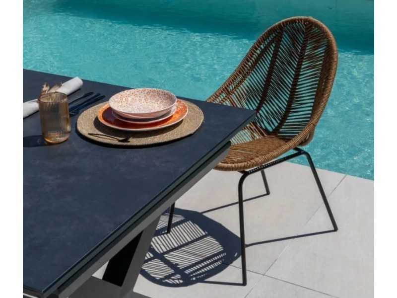 Silla de exterior en acero y polietileno - MAISSA