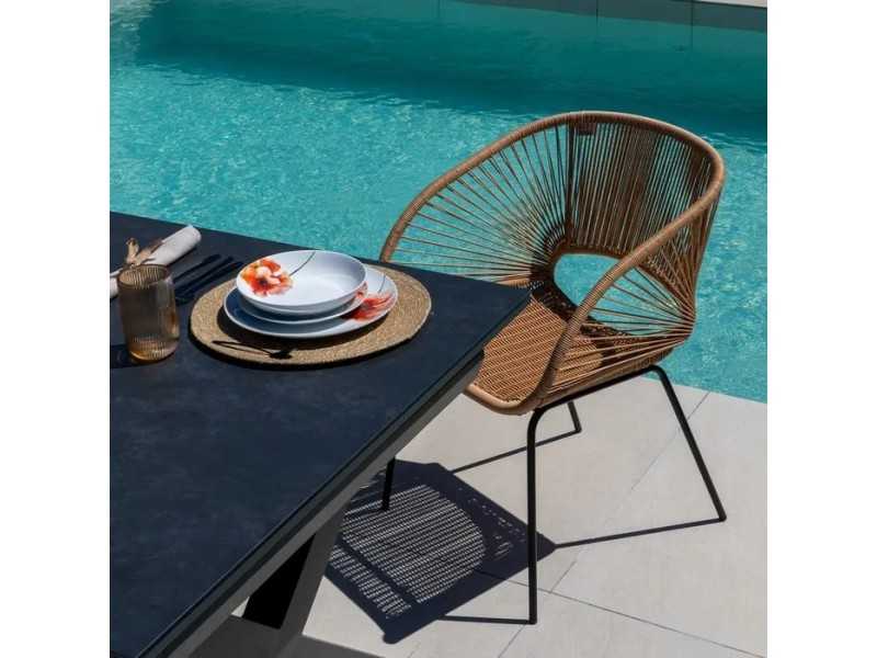 Silla de exterior en acero y polietileno - MAYKA