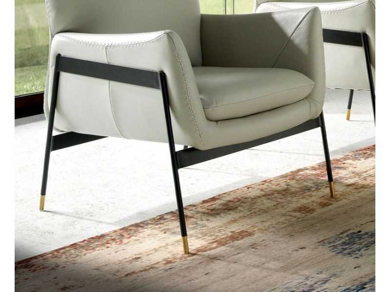 Sillón tapizado en piel genuina y estructura en acero epoxi negro - BASTIAN PERLA