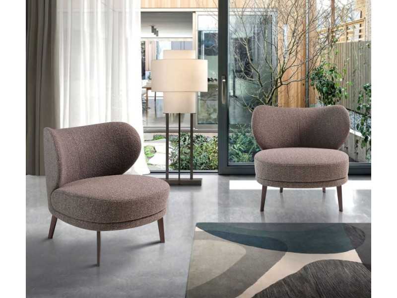 Fauteuil design tapissé avec pieds en acier inoxydable - AIMÉE