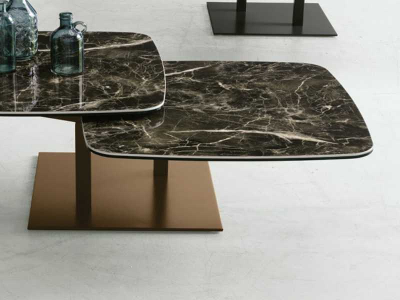 Mesa de centro con base en acero inoxidable lacado y tapas de mármol porcelánico - AALST
