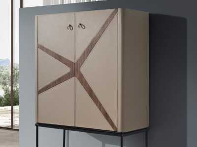 Buffet haut/meuble bar tapissé de cuir véritable avec détails en noyer - ABBA