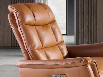 Fauteuil pivotant avec système de relaxation électrique tapissé de cuir véritable - TARENTO Fauteuil pivotant avec système de relaxation électrique tapissé de cuir véritable - TARENTO