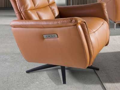 Fauteuil pivotant avec système de relaxation électrique tapissé de cuir véritable - TARENTO Fauteuil pivotant avec système de relaxation électrique tapissé de cuir véritable - TARENTO