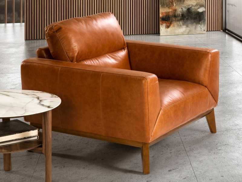 Fauteuil design en cuir véritable avec piètement en bois - CLARA