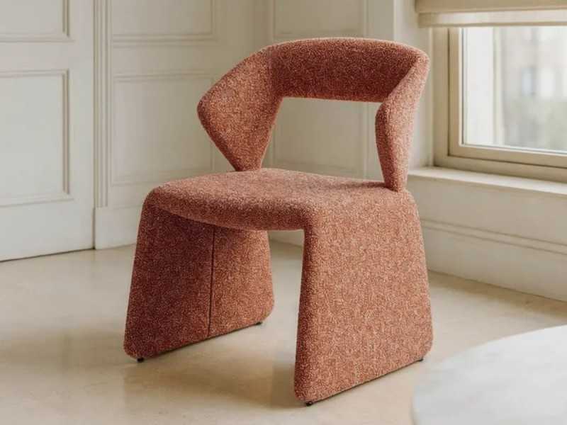Chaise design nordique tapissée de tissu couleur saumon - ANDO SALMÓN