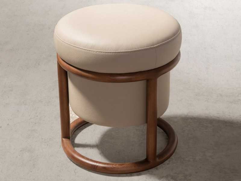 Pouf tapissé en similicuir - CAVA