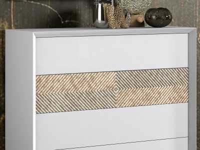 Lacquered chest of drawers with 4 drawers and detail on the front of one drawer - ALIZÉE