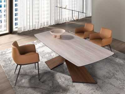 Chaise design avec pieds en acier inoxydable laqué époxy noir - ABA