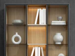 Display cabinet with two glass doors and central compartment - AGOSTINO 2