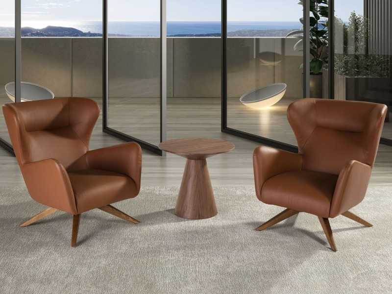 Sillón giratorio tapizado en piel sintética y base de madera maciza - OSCAR